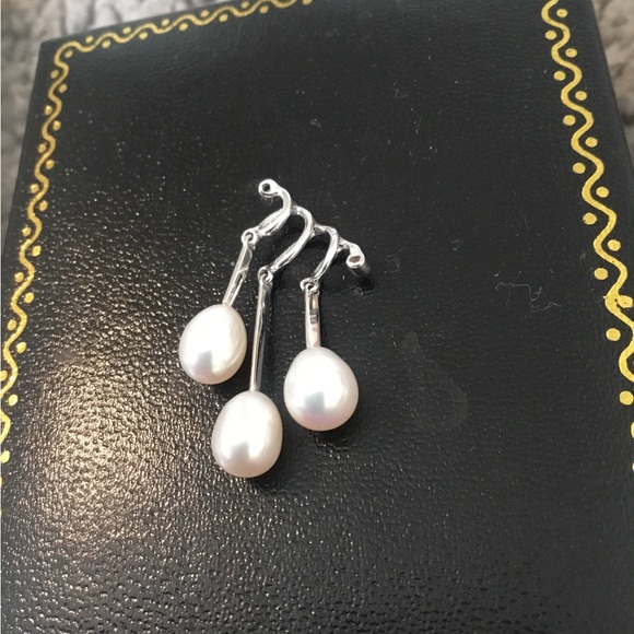 14K White Gold & White Freshwater Pearls Dangle Pendant - Picture 3 of 16